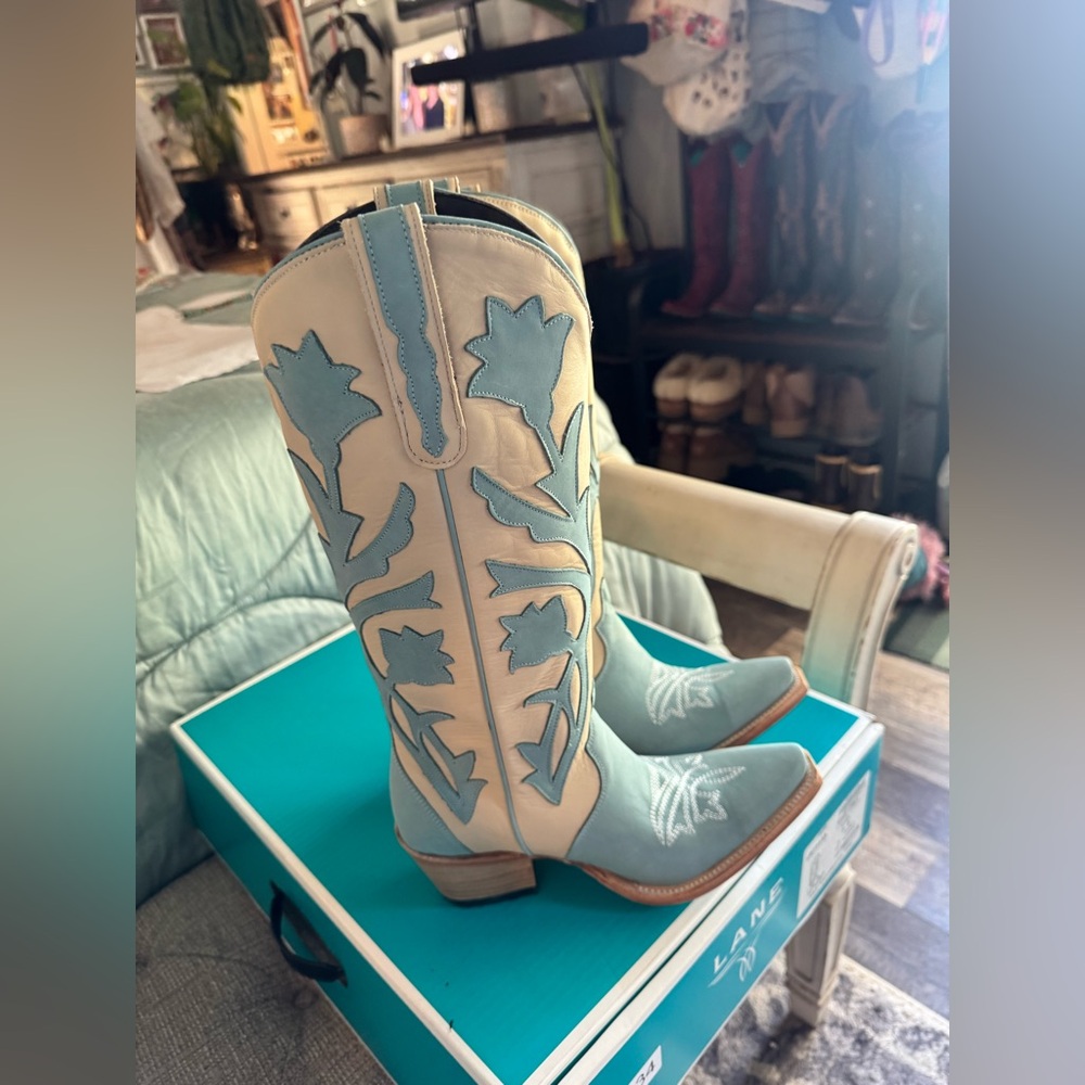 Lane Jolene Blue and Cream Floral Heeled Boots - Picture 5 of 13